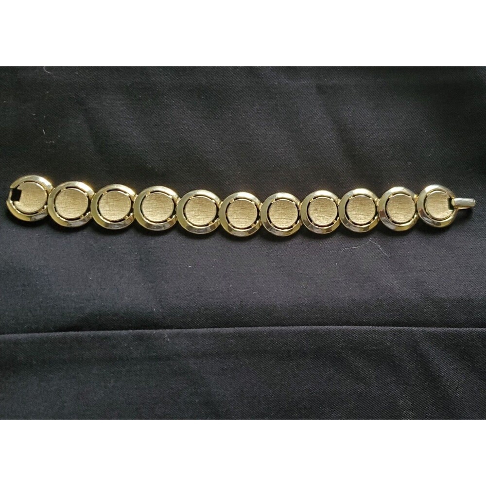 Vintage Trifari Bracelet Signed crown etched linked circular pattern 7 inch